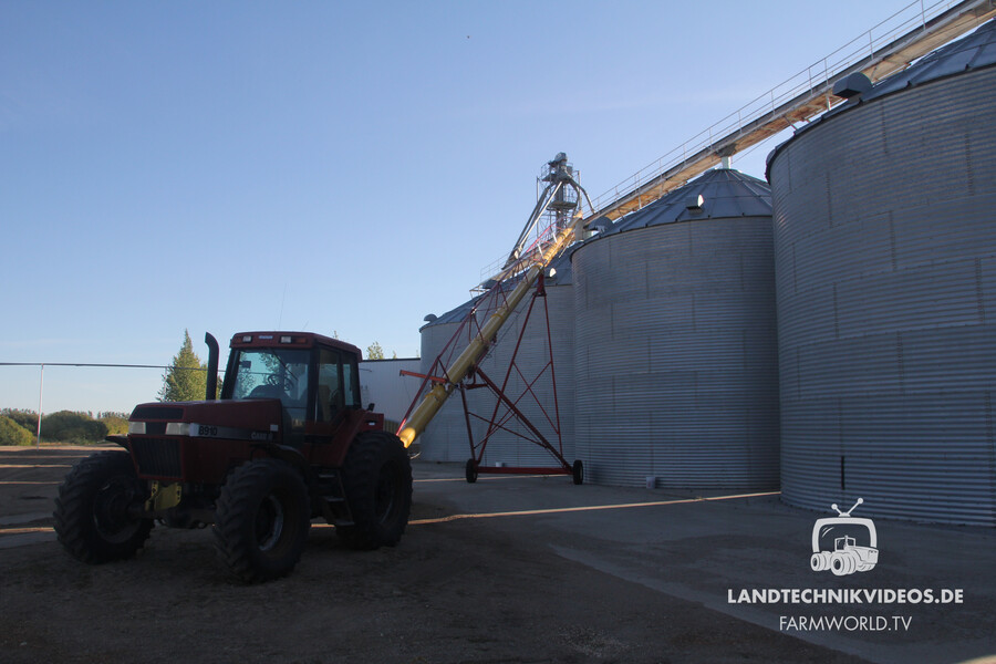 Canada Grain Harvest_15.jpg